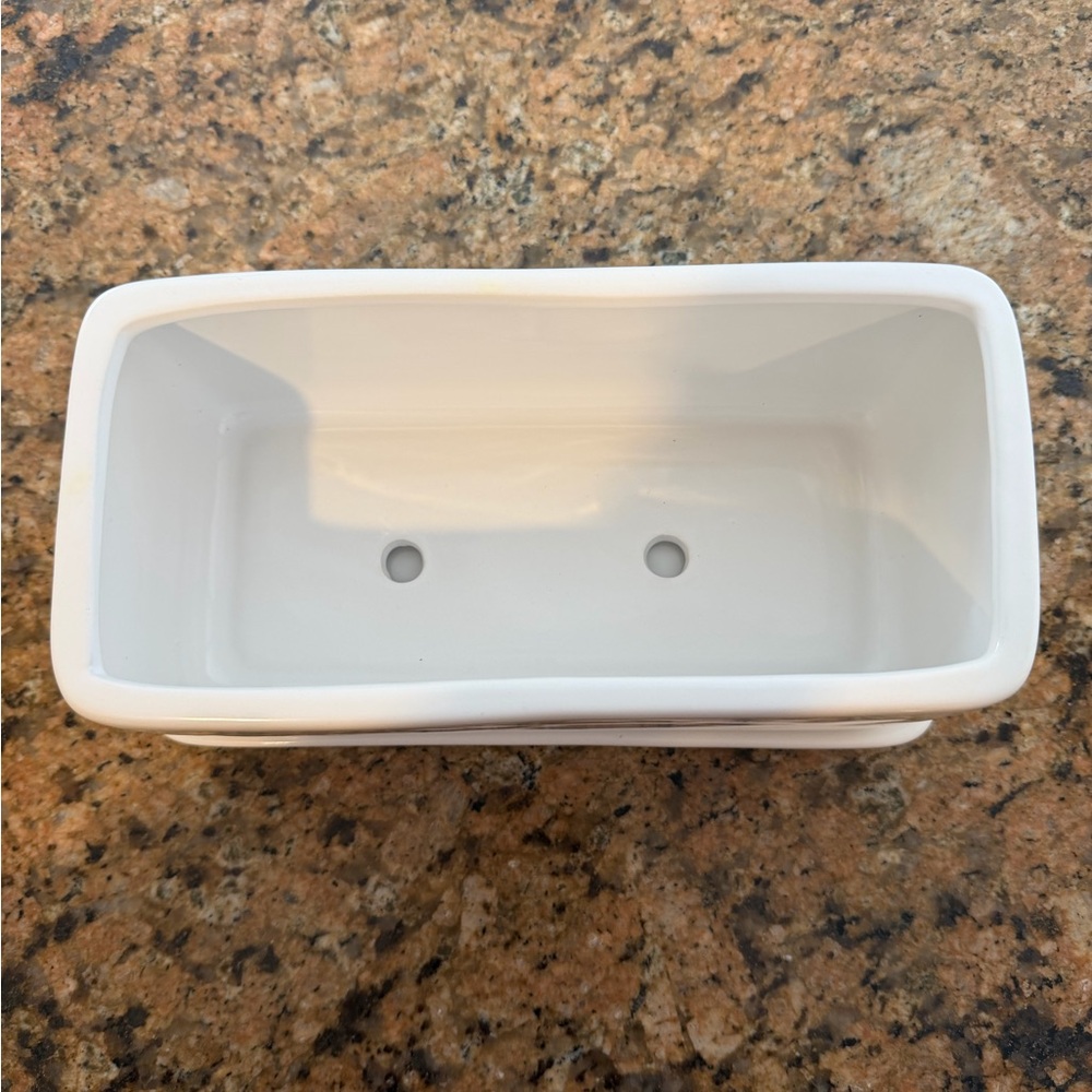 White Ceramic Rectangular Pot - Picture 2 of 3